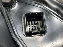Load image into Gallery viewer, SIDE VIEW MIRROR Kia Sedona 2002 02 2003 03 04 05 Right - NW52836