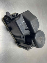 Load image into Gallery viewer, Vacuum Pump MERCEDES 190 1987 - NW189243
