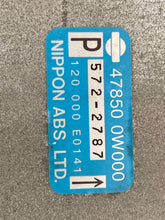 Load image into Gallery viewer, ABS COMPUTER NISSAN PATHFINDER 1996 4X4 - NW31969