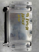 Load image into Gallery viewer, ABS COMPUTER NISSAN PATHFINDER 1996 4X4 - NW31969
