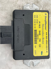 Load image into Gallery viewer, TRANSFER CASE CONTROL COMPUTER ML320 ML430 98 99 - 05 - NW35236