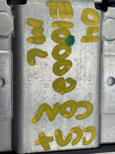 Load image into Gallery viewer, TRANSFER CASE CONTROL COMPUTER ML320 ML430 98 99 - 05 - NW35236