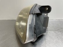 Load image into Gallery viewer, Headlight Lamp Assembly RIO 5 2003 - NW103046