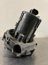 Load image into Gallery viewer, AIR INJECTION PUMP SMOG Land Rover Discovery 1999 99 2000 00 2001 01 2002 02 - NW8265