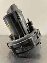 Load image into Gallery viewer, AIR INJECTION PUMP SMOG Land Rover Discovery 1999 99 2000 00 2001 01 2002 02 - NW8265