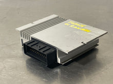 Load image into Gallery viewer, TRANSFER CASE COMPUTER Range Rover 97 98 99 00 01 02 - NW37089