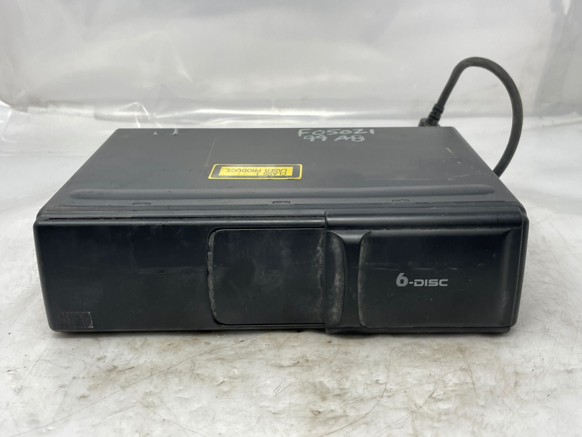 CD CHANGER Audi A4 A6 A8 1997 97 98 99 00 01 02 03 - 05 - NW136096