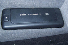 Load image into Gallery viewer, CD CHANGER BMW 740i 750i 1999 99 00 01 - NW136622