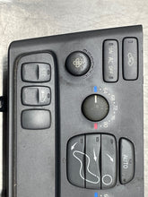 Load image into Gallery viewer, Temp Climate AC Heater Control Volvo S80 1999 99 2000 00 01 02 03 04 05 06 - NW101695