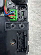 Load image into Gallery viewer, Temp Climate AC Heater Control Volvo S80 1999 99 2000 00 01 02 03 04 05 06 - NW101695