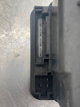 Load image into Gallery viewer, Vacuum Pump MERCEDES C-CLASS 2000 - NW189201