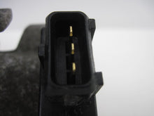 Load image into Gallery viewer, THROTTLE BODY Elantra Tiburon 96 97 98 99 00 01 Manual - 525373