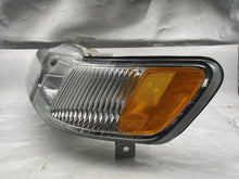 Load image into Gallery viewer, HEADLIGHT LAMP ASSEMBLY Honda Odyssey 99 00 01 02 03 04 Left - NW102962