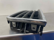 Load image into Gallery viewer, GRILLE Audi A6 2002 02 2003 03 2004 04 Center - NW98032