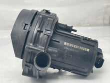 Load image into Gallery viewer, AIR INJECTION PUMP SMOG Land Rover 2003 03 2004 04 - NW8260
