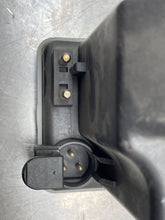 Load image into Gallery viewer, Vacuum Pump MERCEDES 300E 1990 - NW189245