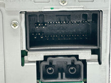 Load image into Gallery viewer, Radio Jaguar XJ8 2004 04 2005 05 2006 06 2007 07 AM FM CD - NW137950