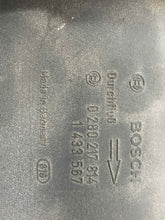 Load image into Gallery viewer, Mass Air Flow Sensor Meter MAF 540i 740i 740il X5 Z8 99-03 - NW4868