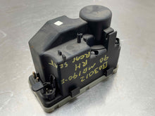Load image into Gallery viewer, Vacuum Pump MERCEDES 190 1990 - NW189242