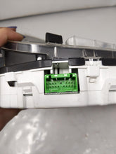 Load image into Gallery viewer, SPEEDOMETER CLUSTER Subaru Forester 2006 06 Auto - NW161812