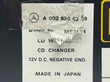 Load image into Gallery viewer, Radio MERCEDES E-CLASS 1994 - NW138774