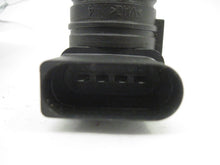 Load image into Gallery viewer, IGNITION COIL Audi A4 TT A6 Golf Beetle Jetta 2000 00 2001 01 2002 02 - 06 - 585346