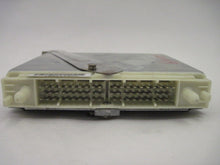 Load image into Gallery viewer, TRANSMISSION COMPUTER Volvo S70 V70 C70 850 96 97 98 - 585893
