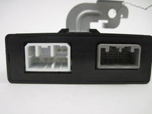Load image into Gallery viewer, TRACTION CONTROL COMPUTER RL 2005 05 - 593054