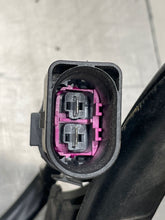 Load image into Gallery viewer, RADIATOR FAN ASSEMBLY Audi A6 S4 00 01 02 03 - NW63686
