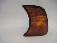 Load image into Gallery viewer, PARKLAMP BMW 540i 525i 530i 1995 95 Left Fender Mount - 596573