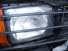 Load image into Gallery viewer, HEADLIGHT LAMP ASSEMBLY Rover Disco II Disco SD Discovery 99-02 Right - NW103494