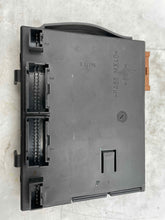 Load image into Gallery viewer, BODY CONTROL MODULE Mercedes ML320 ML430 ML55 2000 00 - NW35222