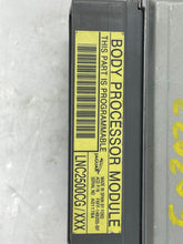 Load image into Gallery viewer, BODY CONTROL MODULE JAGUAR XJ8 1999 99 - NW33076