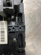 Load image into Gallery viewer, Temp Climate AC Heater Control Volvo V70 XC70 2004 04 - NW101674