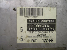 Load image into Gallery viewer, ECU ECM COMPUTER TOYOTA COROLLA PRIZM 2000 AUTO FED - 655767