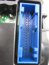 Load image into Gallery viewer, SPEEDOMETER CLUSTER Passat 2002 02 - 656010