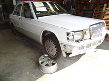 Load image into Gallery viewer, GRILL Mercedes 190 1984 84 85 86 87 88 89 90 91 92 93 - NW98567