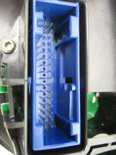 Load image into Gallery viewer, SPEEDOMETER CLUSTER Passat 2004 04 2005 05 - 665216