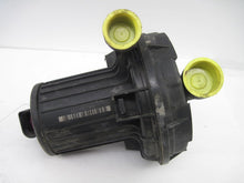 Load image into Gallery viewer, AIR INJECTION PUMP SMOG Audi TT A4 A6 Golf Toureg Jetta 00 01 02 03 04 05 - 09 - 672794