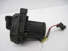 Load image into Gallery viewer, AIR INJECTION PUMP SMOG Audi TT A4 A6 Golf Toureg Jetta 00 01 02 03 04 05 - 09 - 672804