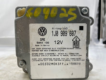 Load image into Gallery viewer, Air bag computer Passat 1999 99 2000 00 - NW38778