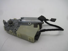 Load image into Gallery viewer, ROOF MOTOR Audi A8 S8 2003 03 - 677521