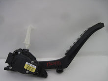 Load image into Gallery viewer, ELECTRONIC PEDAL ASSEMBLY Porsche Cayenne 2004 04 - 681341