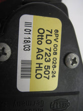 Load image into Gallery viewer, ELECTRONIC PEDAL ASSEMBLY Porsche Cayenne 2004 04 - 681341