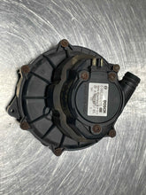Load image into Gallery viewer, AIR INJECTION PUMP SMOG Mercedes CL500 G500 C320 ML320 98 99 00 01 02 03 04 - 06 - NW8159