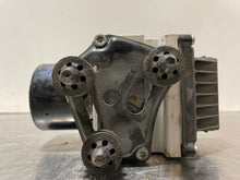 Load image into Gallery viewer, ABS PUMP Volkswagen Passat 2008 08 - NW2755