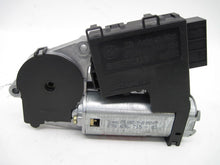 Load image into Gallery viewer, ROOF MOTOR Range Rover 2004 04 - 700605