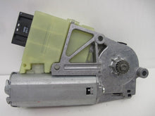 Load image into Gallery viewer, ROOF MOTOR BMW 535i 2008 08 - 703869