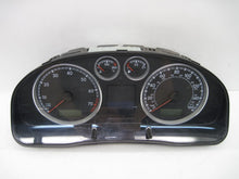 Load image into Gallery viewer, SPEEDOMETER CLUSTER Passat 2002 02 2003 03 - 704112