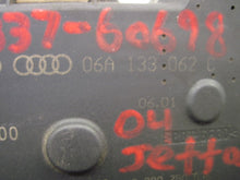 Load image into Gallery viewer, THROTTLE BODY Beetle Jetta Golf 99 00 01 02 03 04 05 06 - 707774